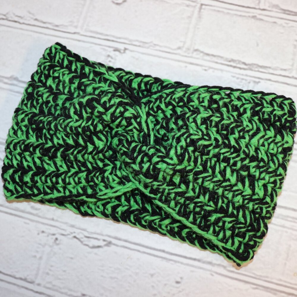 💚🖤 Green & Black Crochet Headband – Handmade · One Size